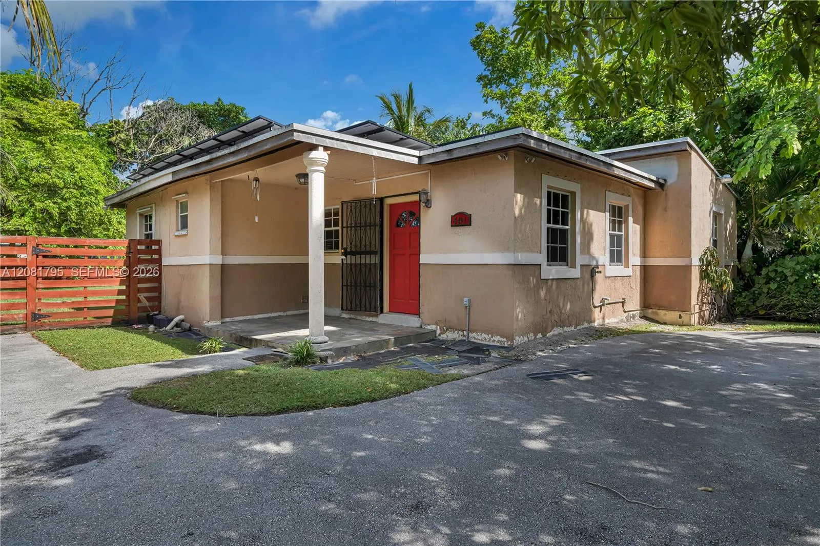 Foto de propiedad en 6401 SW 63rd Court, South Miami, FL 33143 South Miami con MLS# 