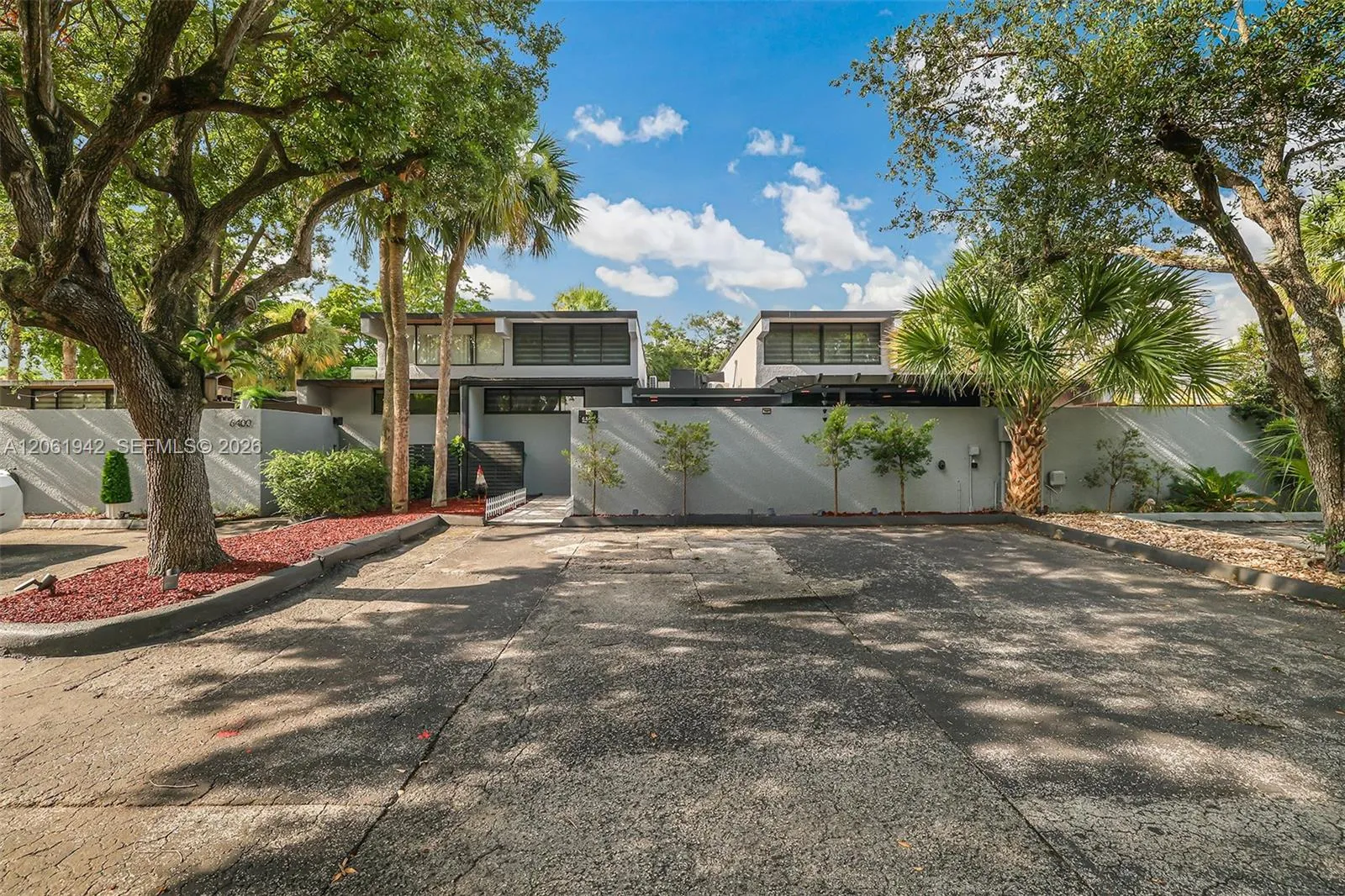 Foto de propiedad en 6402 Windmill Gate Road, Miami Lakes, FL 33014 Miami Lakes con MLS# 