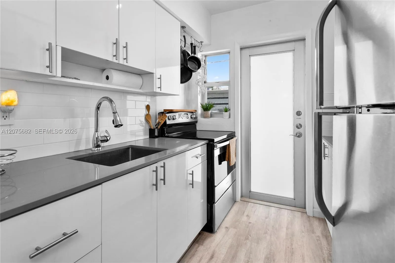 Foto de propiedad en 641 Espanola Way 24, Miami Beach, FL 33139 Miami Beach con MLS# 