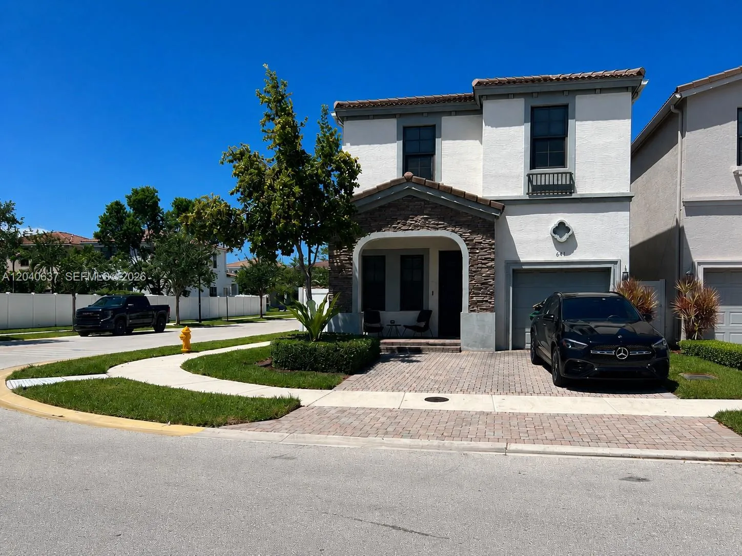 Vendido 641 NE 191st Street, Miami, FL 33179, Miami, FL 33179