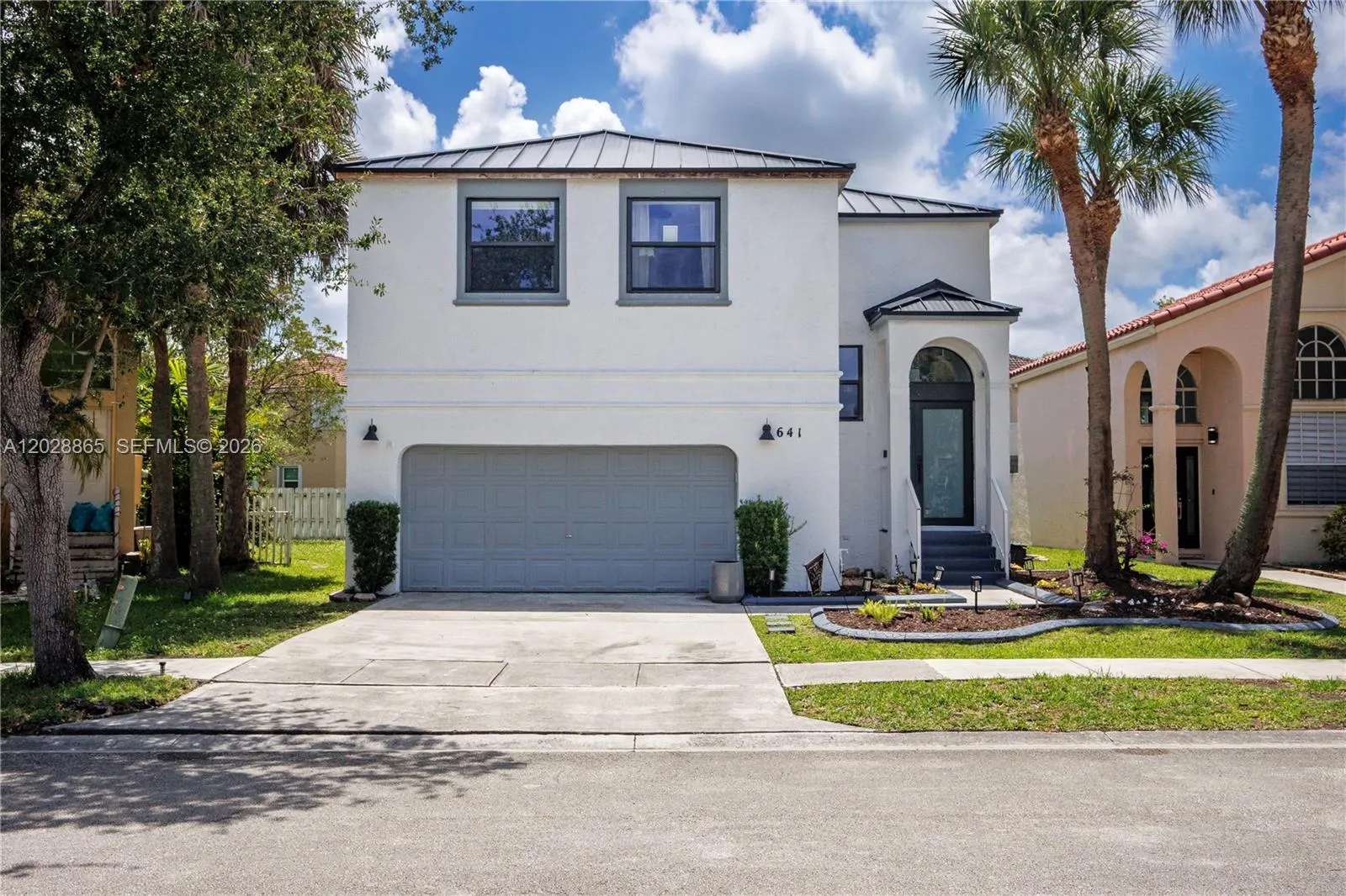 4/2.5 Home nestled in the Sough-after Community of Towngate, Pembroke Pines