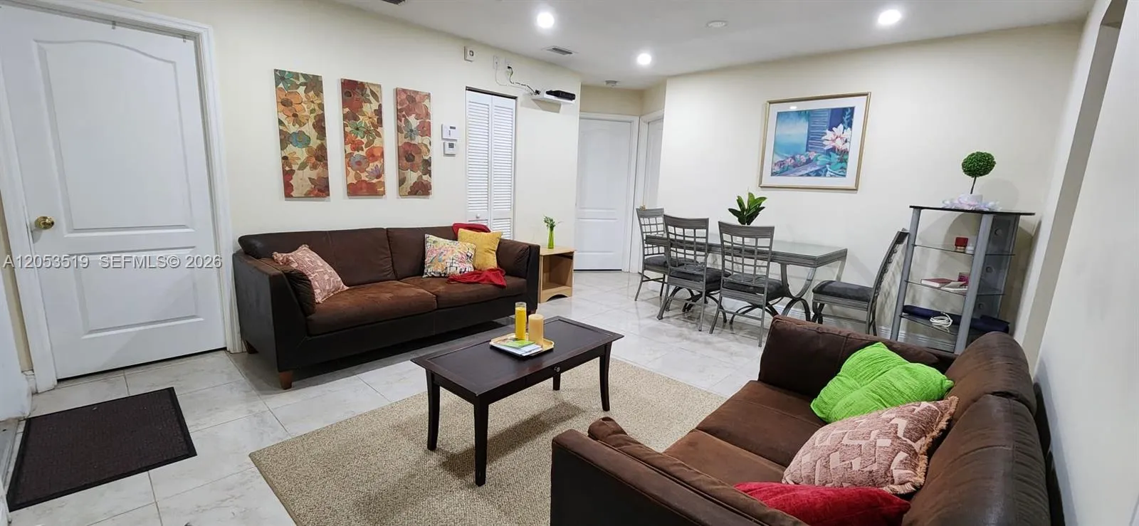 Foto de propiedad en 6410 SW 57th Court, South Miami, FL 33143 South Miami con MLS# 