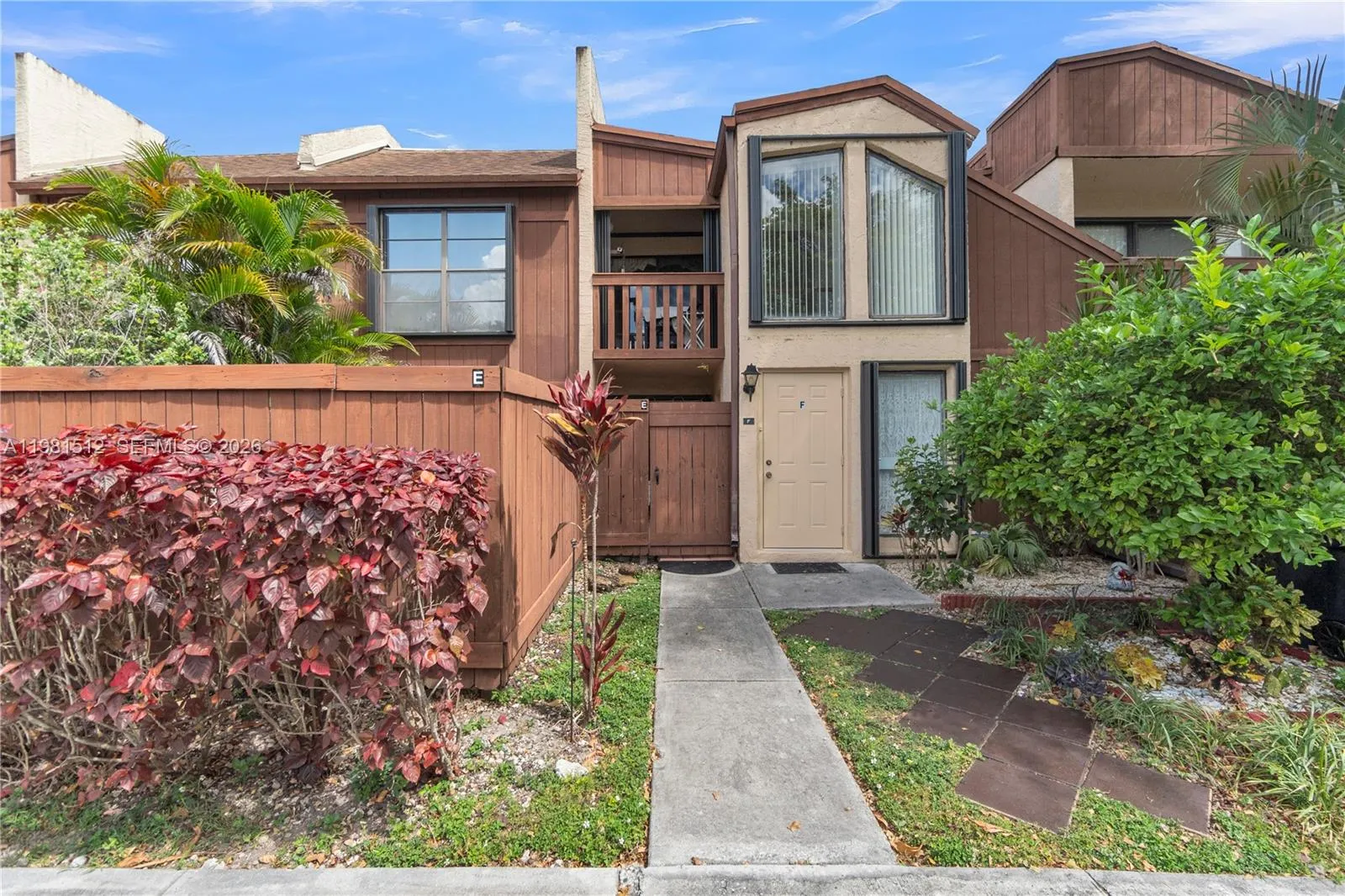 Foto de propiedad en 6411 SW 116th Court E, Miami, FL 33173 Miami con MLS# 