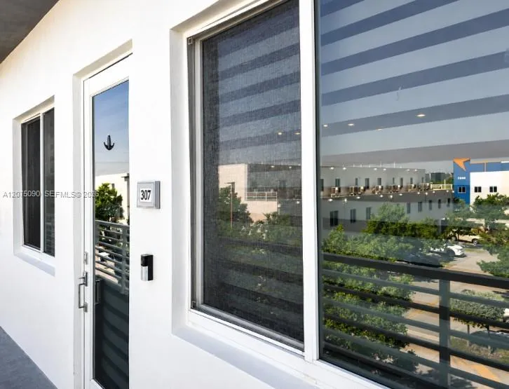 Foto de propiedad en 6416 NW 102nd Court 307, Doral, FL 33178 Doral con MLS# 