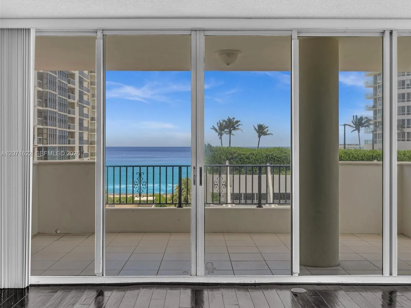 Foto de propiedad en 6422 Collins Avenue 501, Miami Beach, FL 33141 Miami Beach con MLS# 