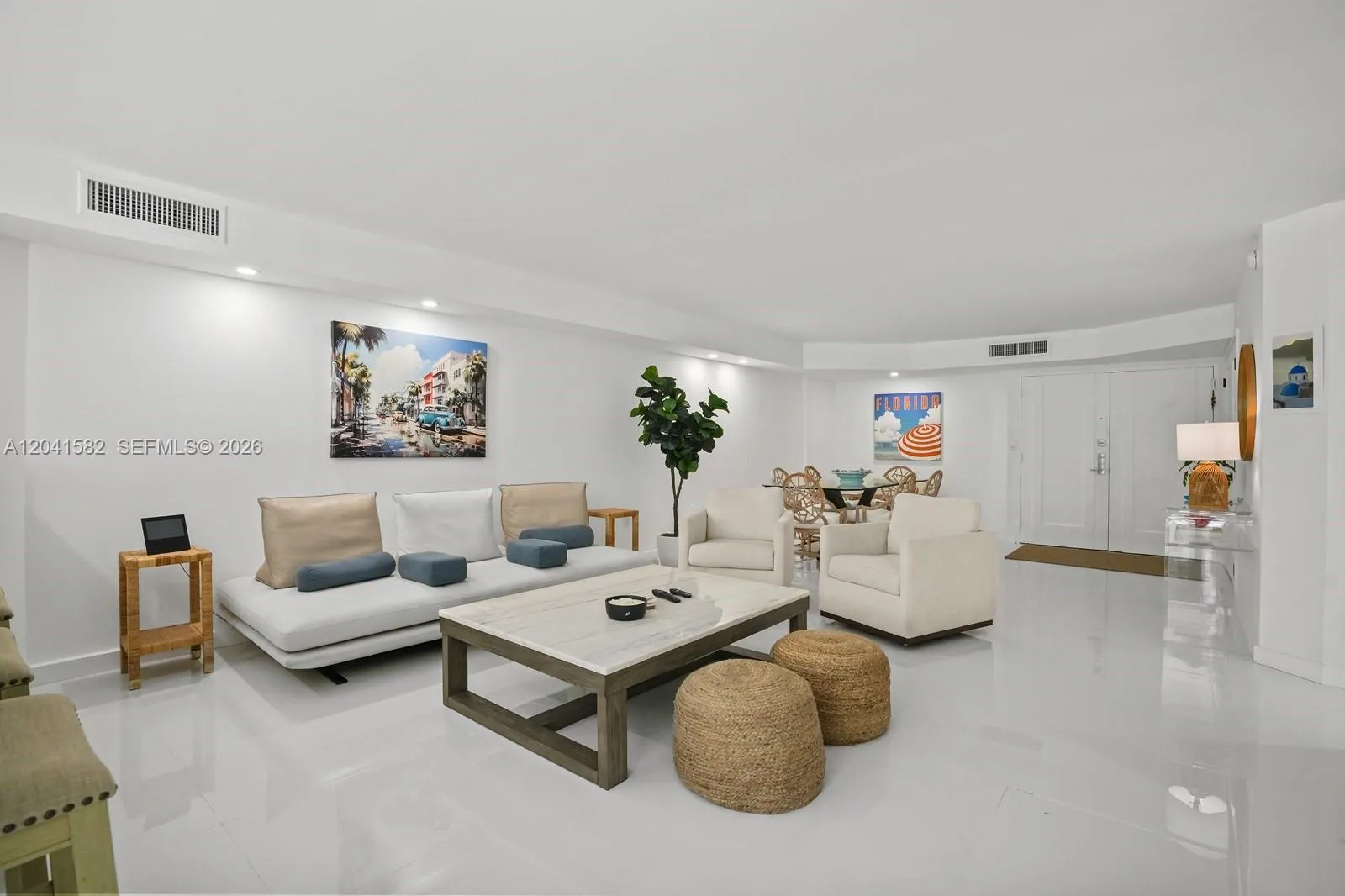 Foto de propiedad en 6423 Collins Avenue 203, Miami Beach, FL 33141 Miami Beach con MLS# 