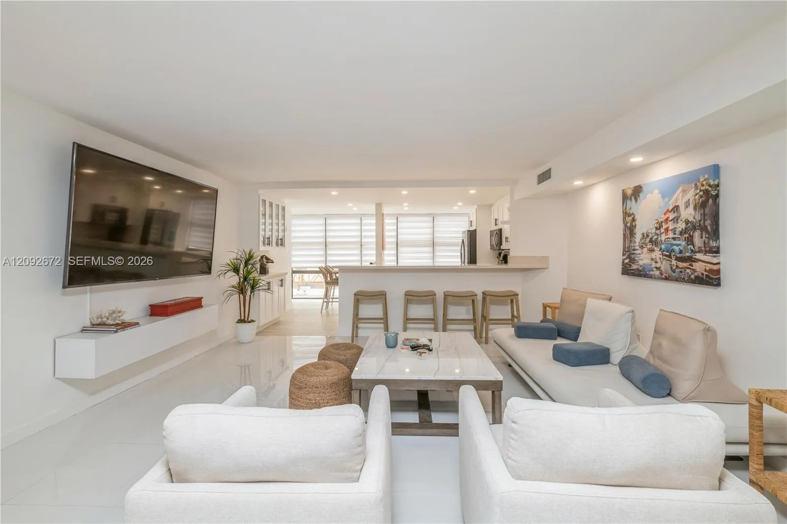En Renta 6423 Collins Avenue 203, Miami Beach, FL 33141, Miami Beach, FL 33141