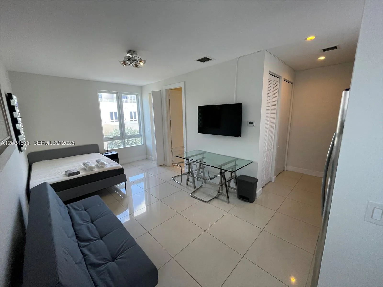 Foto de propiedad en 6423 NW 105th Court Studio, Doral, FL 33178 Doral con MLS# 