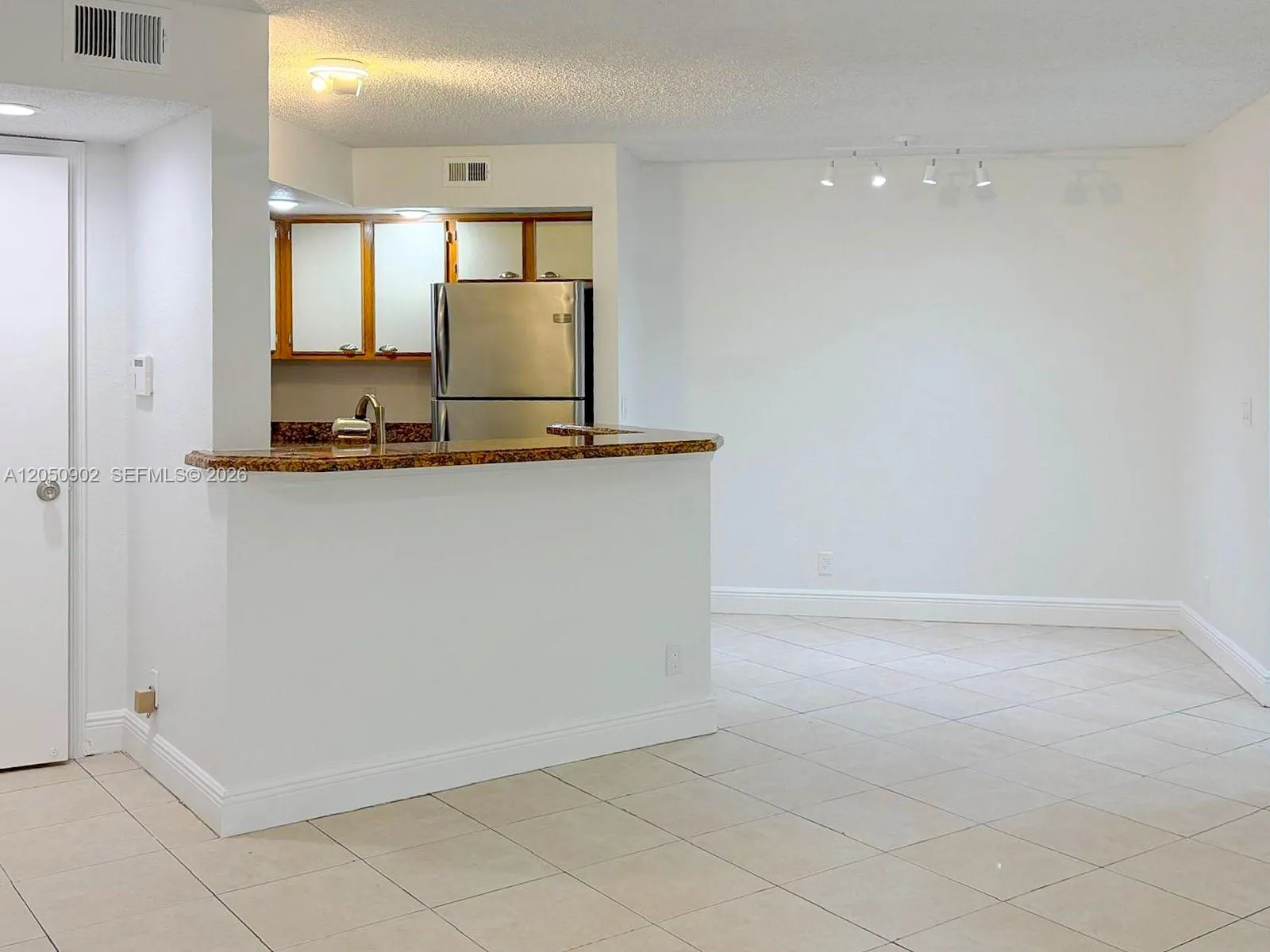 Foto de propiedad en 643 Vista Isles Drive 1812, Sunrise, FL 33325 Sunrise con MLS# 