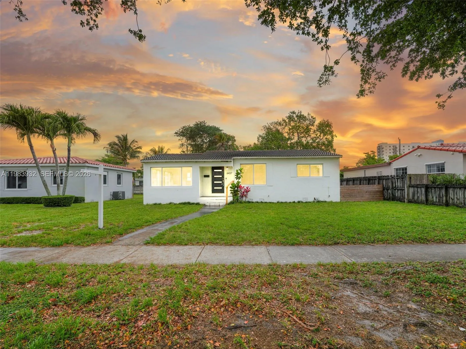 Foto de propiedad en 6437 SW 10th Street, West Miami, FL 33144 West Miami con MLS# 