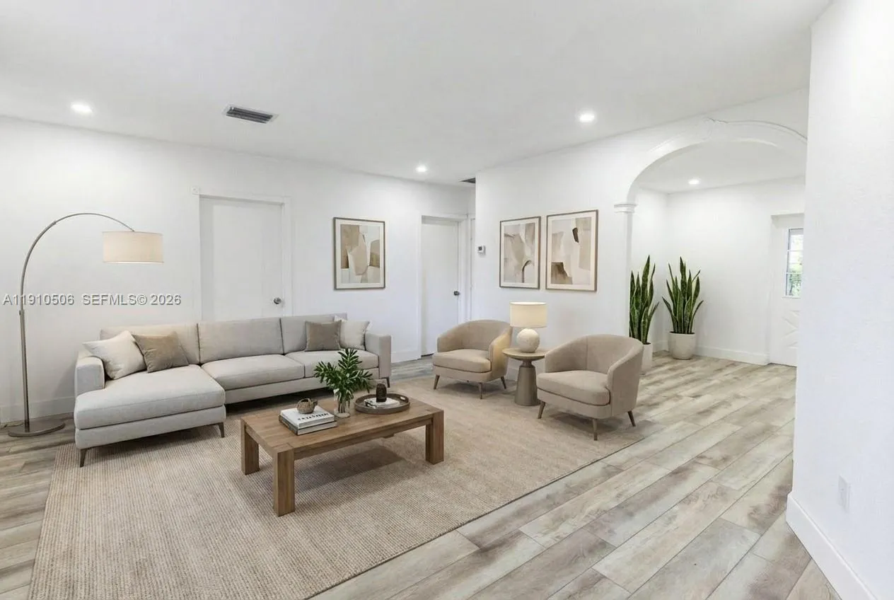 Foto de propiedad en 6440 SW 20th Street, Miramar, FL 33023 Miramar con MLS# 