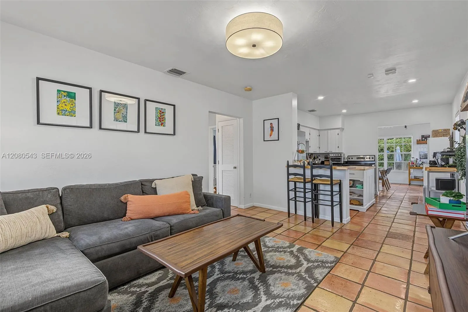 Foto de propiedad en 6440 SW 35th Street, Miami, FL 33155 Miami con MLS# 