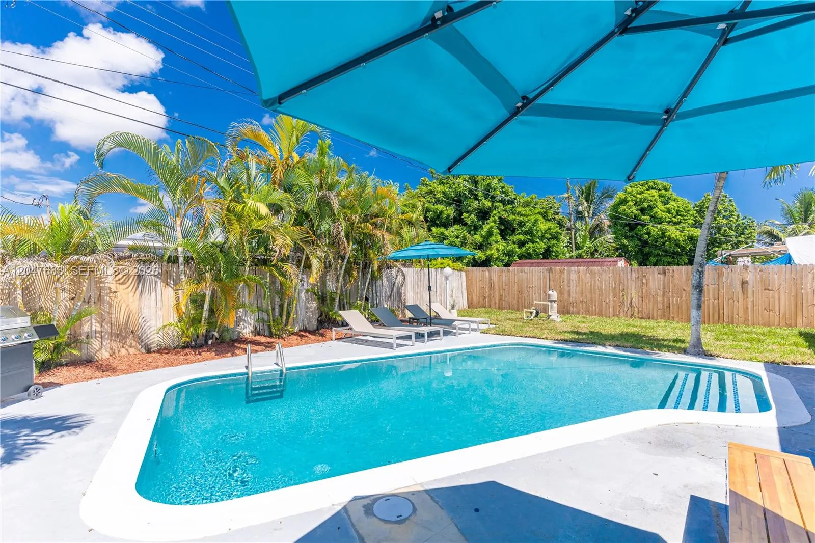 Foto de propiedad en 6445 SW 22nd Court, Miramar, FL 33023 Miramar con MLS# 