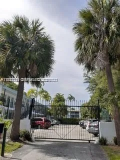 En Venta 645 NE 77th Street 8, Miami, FL 33138, Miami, FL 33138