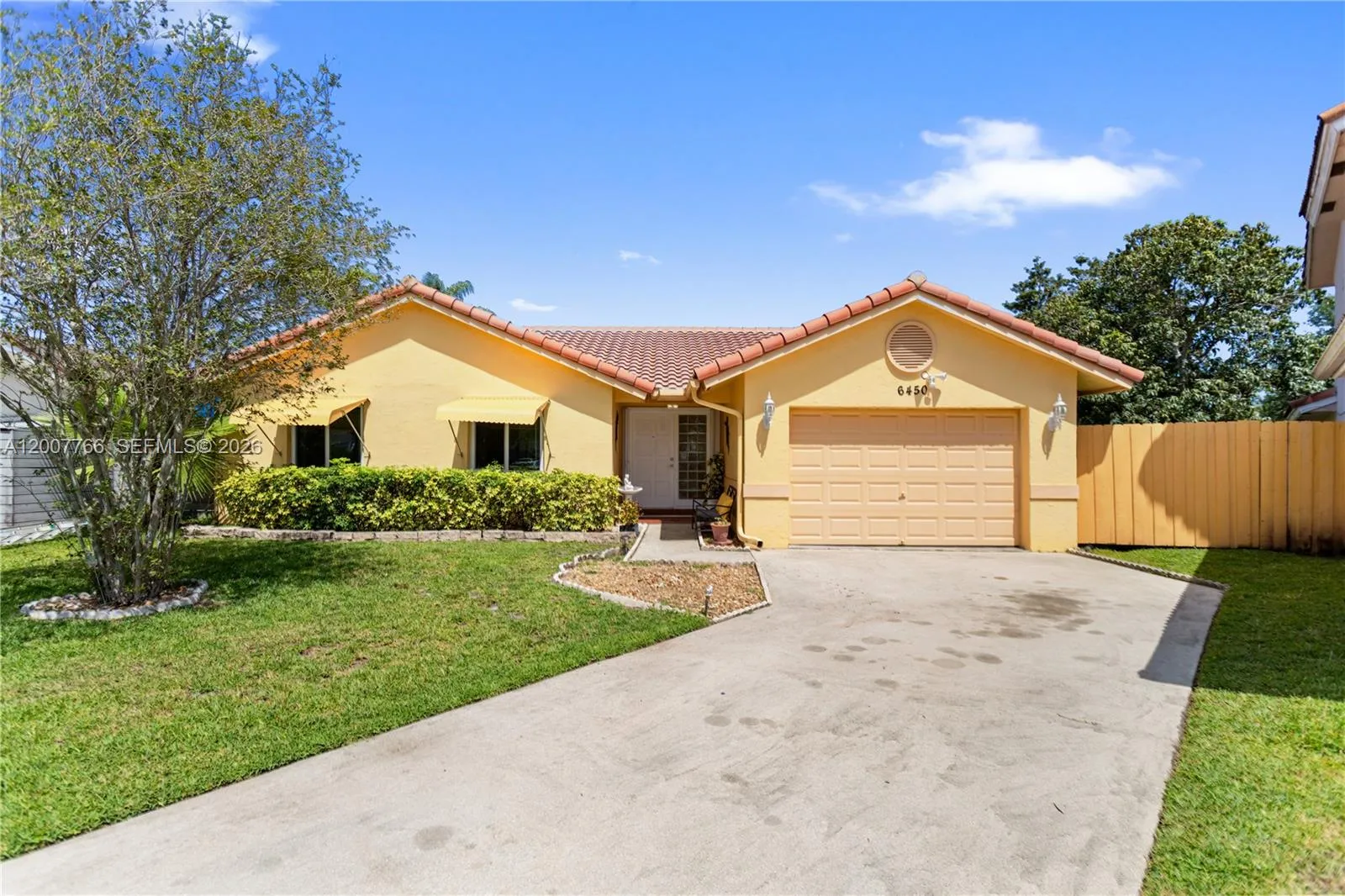 Foto de propiedad en 6450 SW 13th Street, Plantation, FL 33317 Plantation con MLS# 