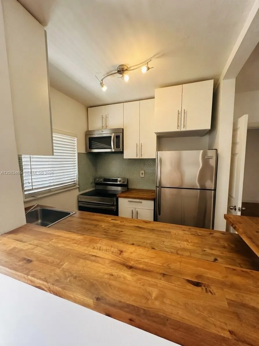 En Renta 648 NE 80th Street 10, Miami, FL 33138, Miami, FL 33138