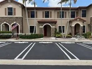 Foto de propiedad en 648 SE 32nd Avenue, Homestead, FL 33033 Homestead con MLS# 