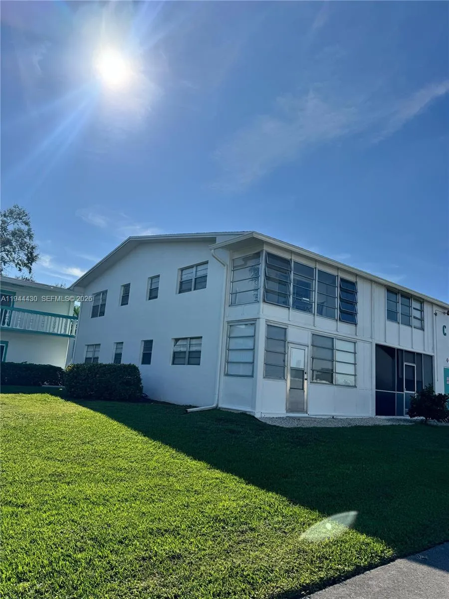 Foto de propiedad en 65 Westbury C 65, Deerfield Beach, FL 33442 Deerfield Beach con MLS# 