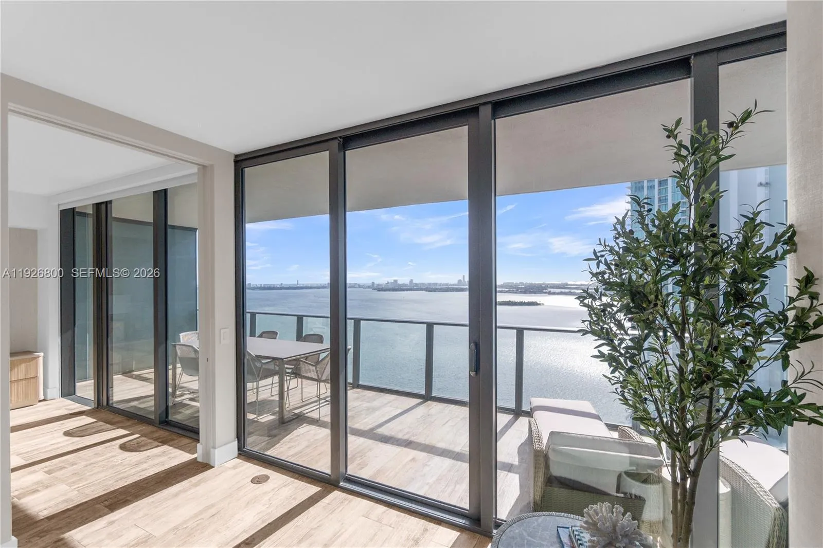 Foto de propiedad en 650 NE 32nd Street 2901, Miami, FL 33137 Miami con MLS# 