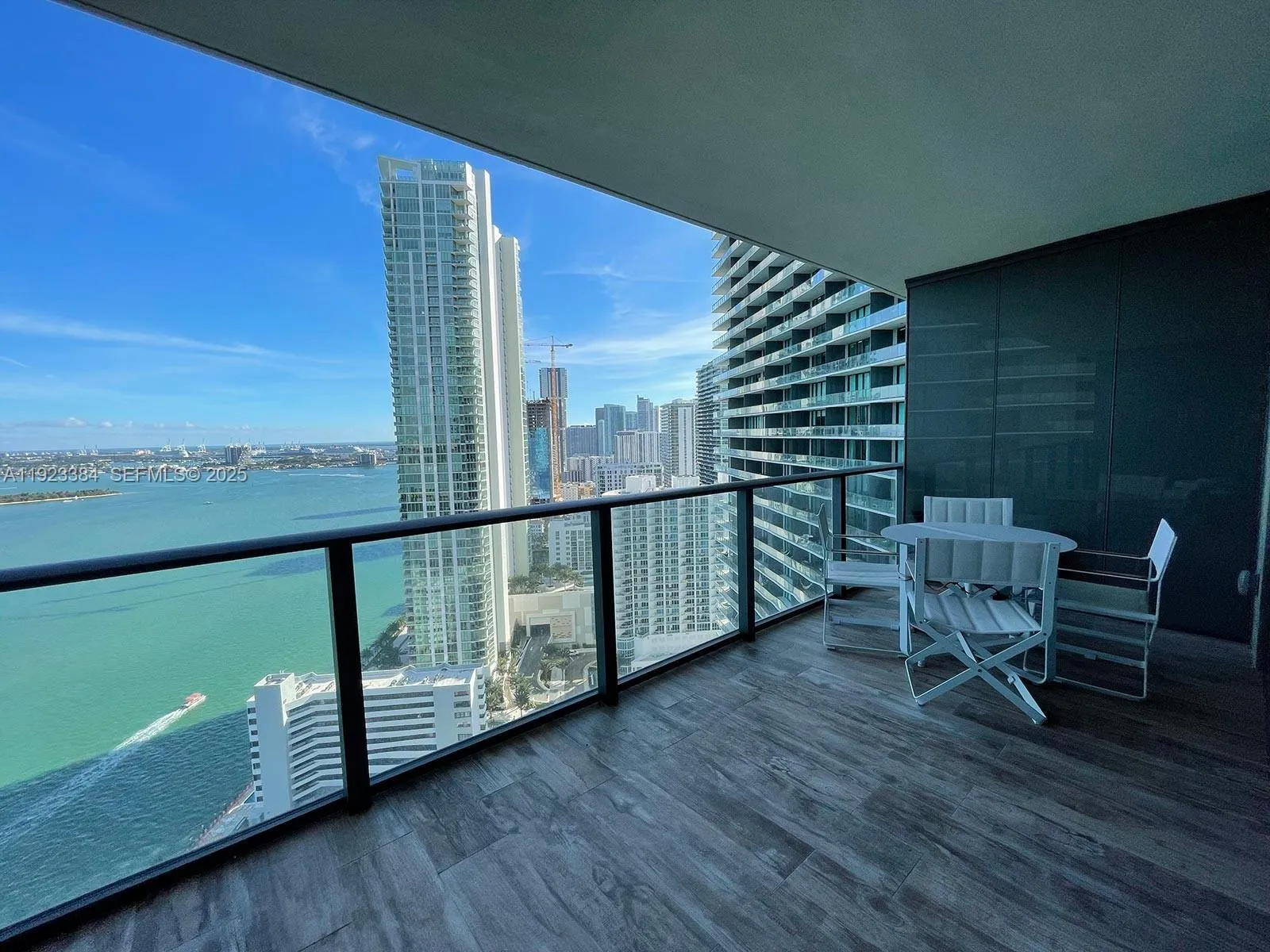 Foto de propiedad en 650 NE 32nd Street 3005, Miami, FL 33137 Miami con MLS# 