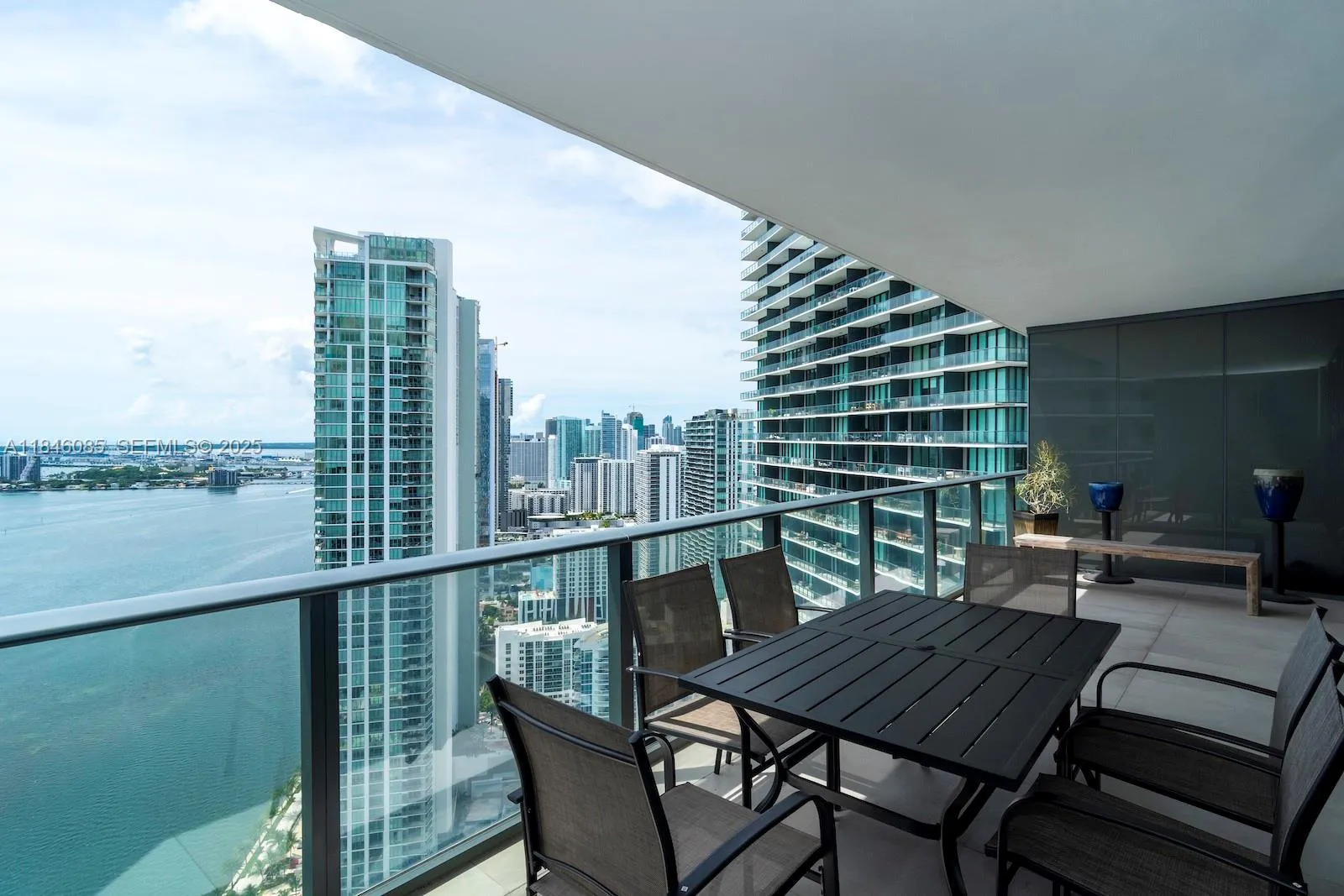 Foto de propiedad en 650 NE 32nd Street 4206, Miami, FL 33137 Miami con MLS# 