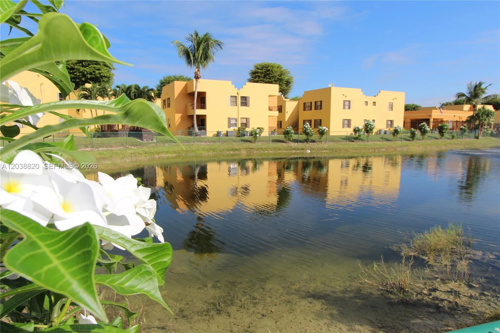 Foto de propiedad en 650 NW 114th Avenue 202, Sweetwater, FL 33172 Sweetwater con MLS# 