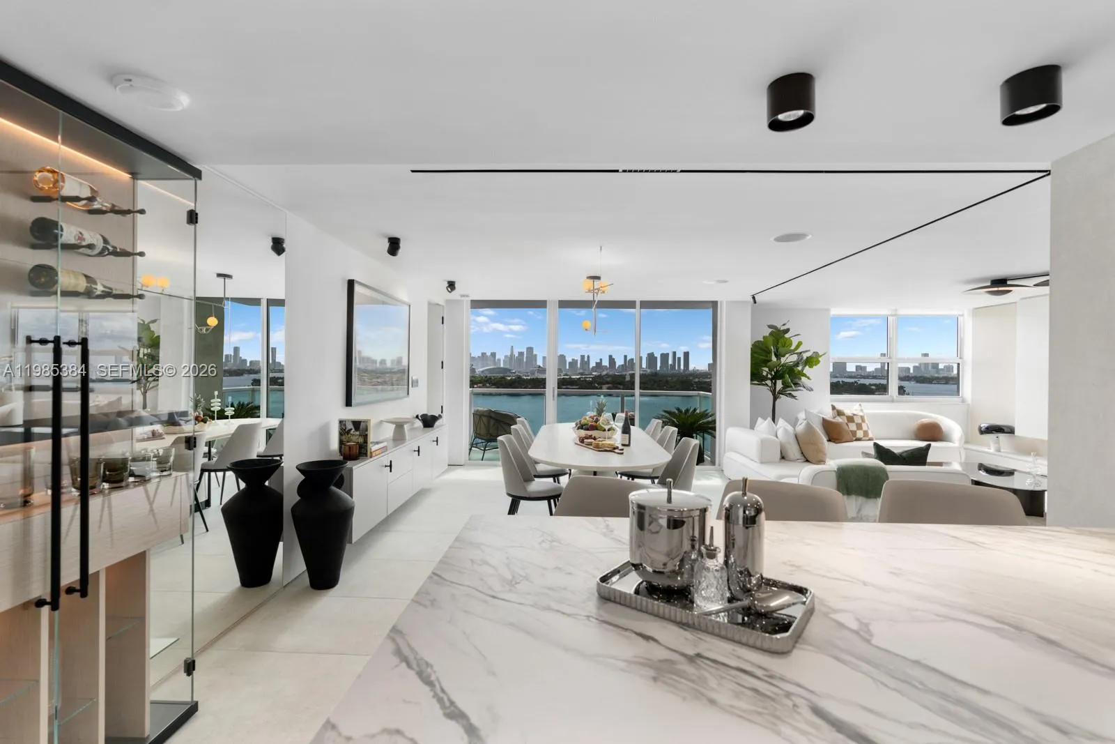 Foto de propiedad en 650 West Avenue 1203/1205, Miami Beach, FL 33139 Miami Beach con MLS# 
