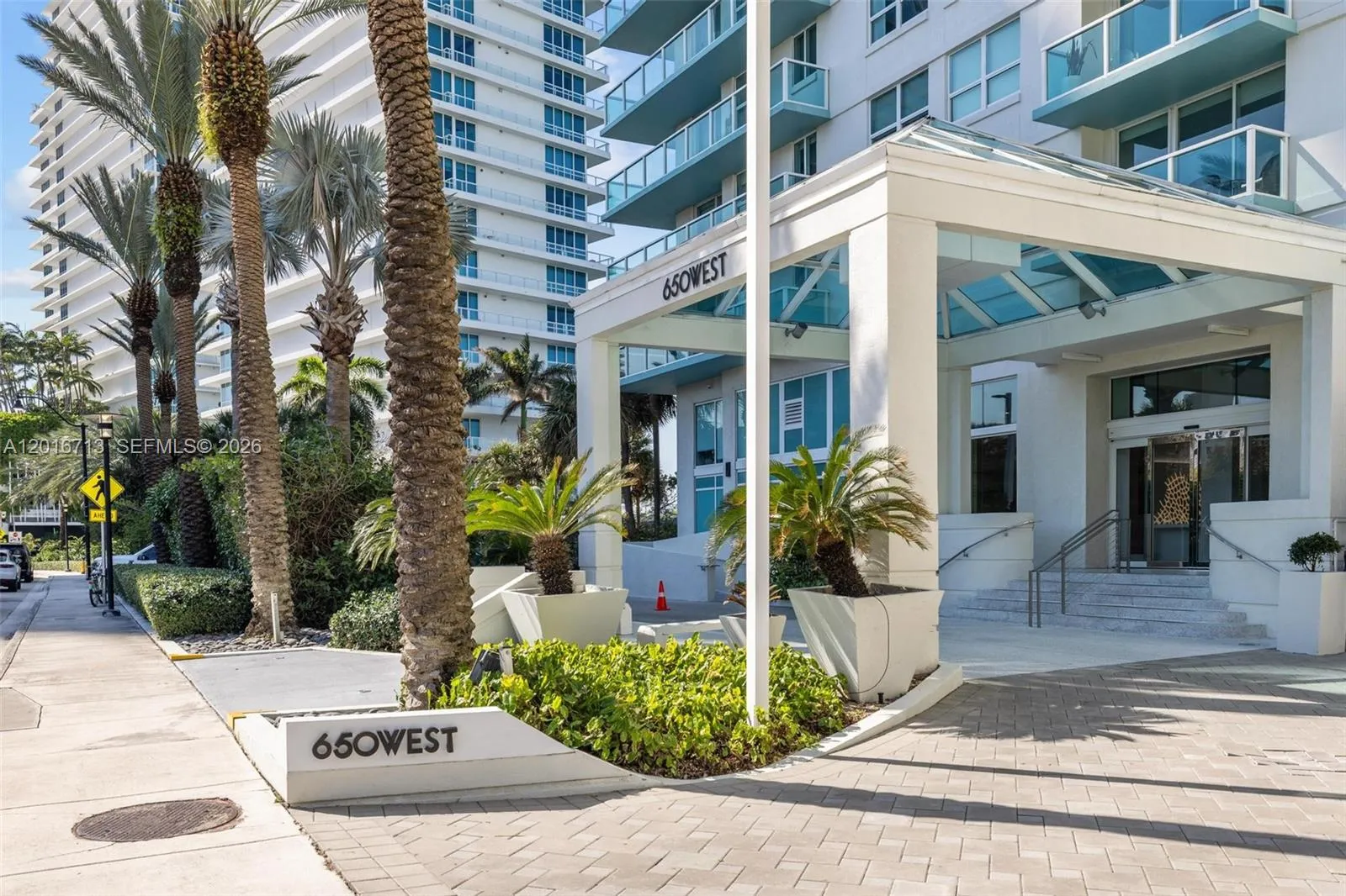 Alquilada 650 West Avenue 1406, Miami Beach, FL 33139, Miami Beach, FL 33139