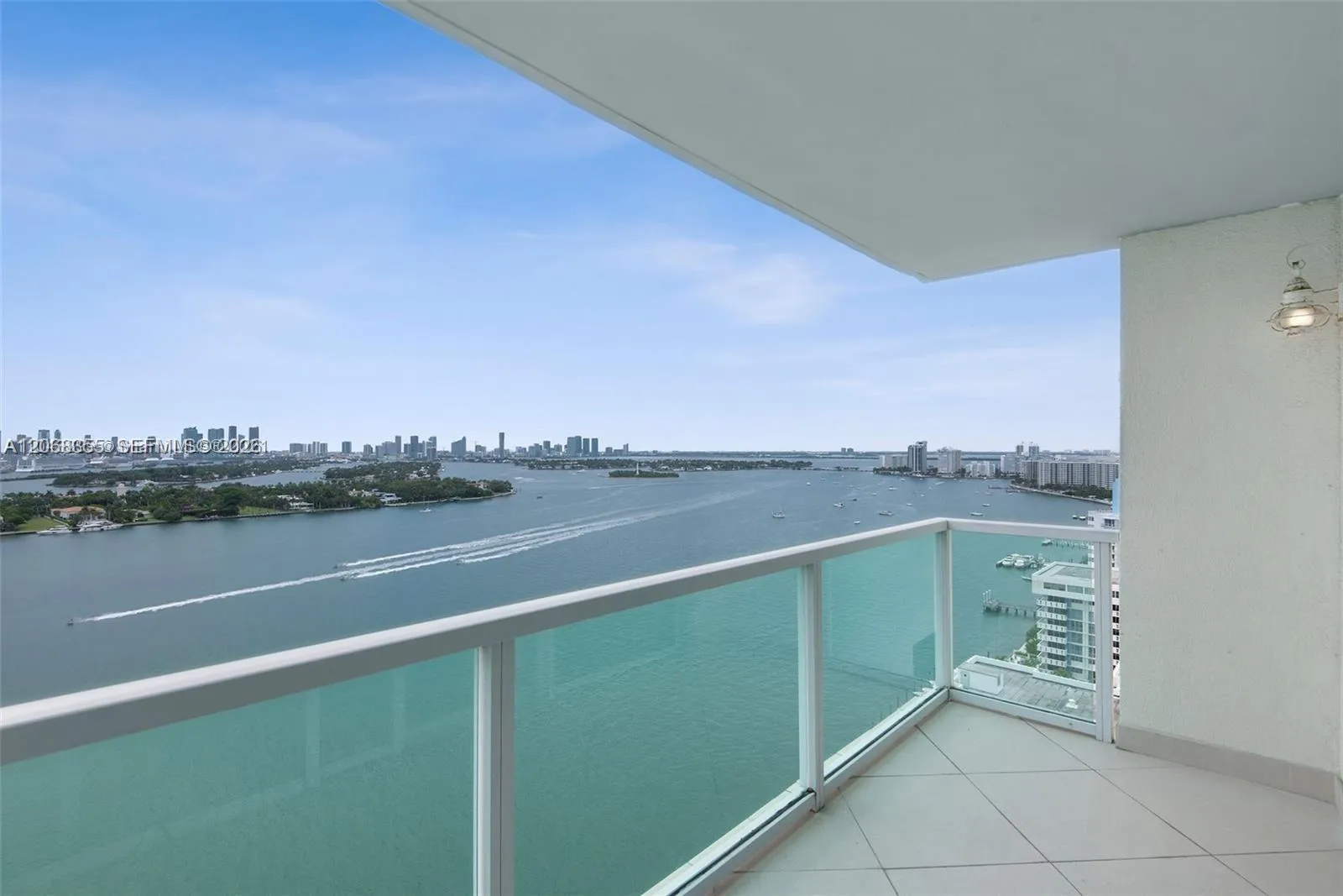 Foto de propiedad en 650 West Avenue 2307, Miami Beach, FL 33139 Miami Beach con MLS# 