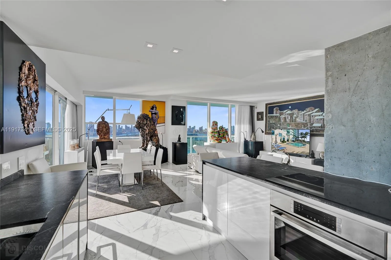 Foto de propiedad en 650 West Avenue PH01, Miami Beach, FL 33139 Miami Beach con MLS# 