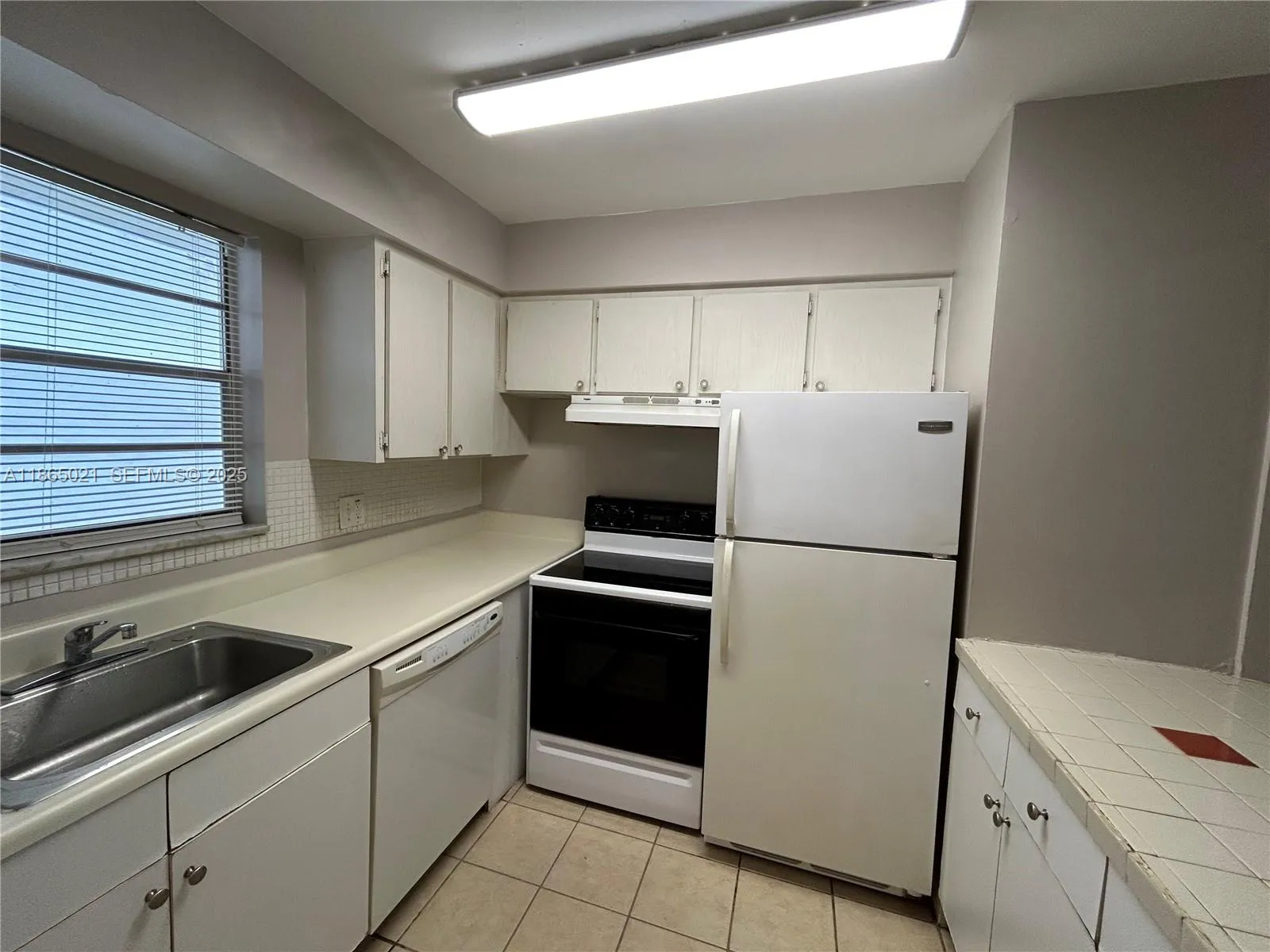 Foto de propiedad en 6505 Winfield Boulevard B-18, Margate, FL 33063 Margate con MLS# 