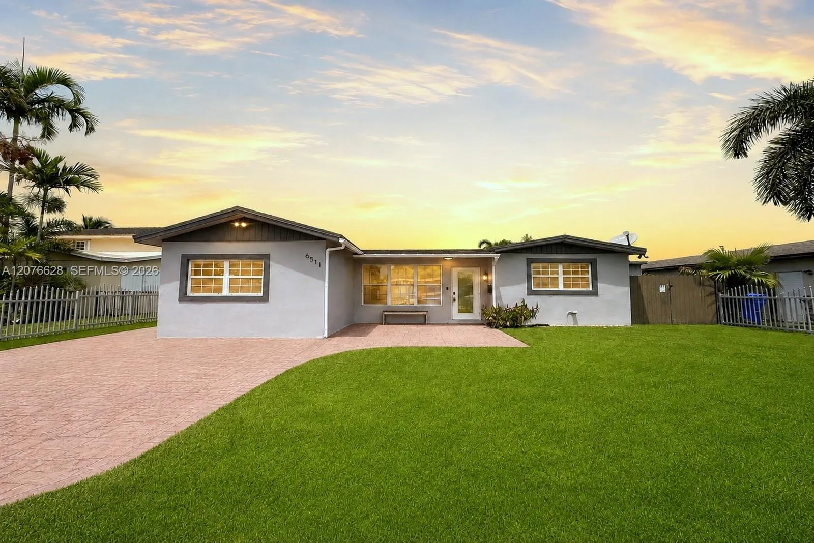Foto de propiedad en 6511 Park Street, Hollywood, FL 33024 Hollywood con MLS# 