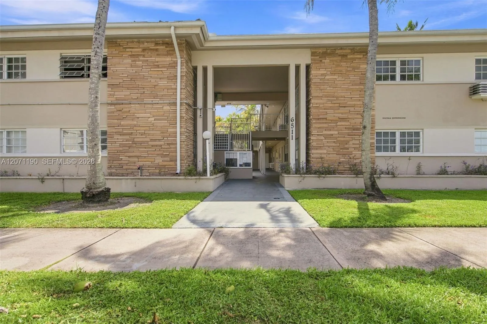 Foto de propiedad en 6511 Santona Street C6, Coral Gables, FL 33146 Coral Gables con MLS# 