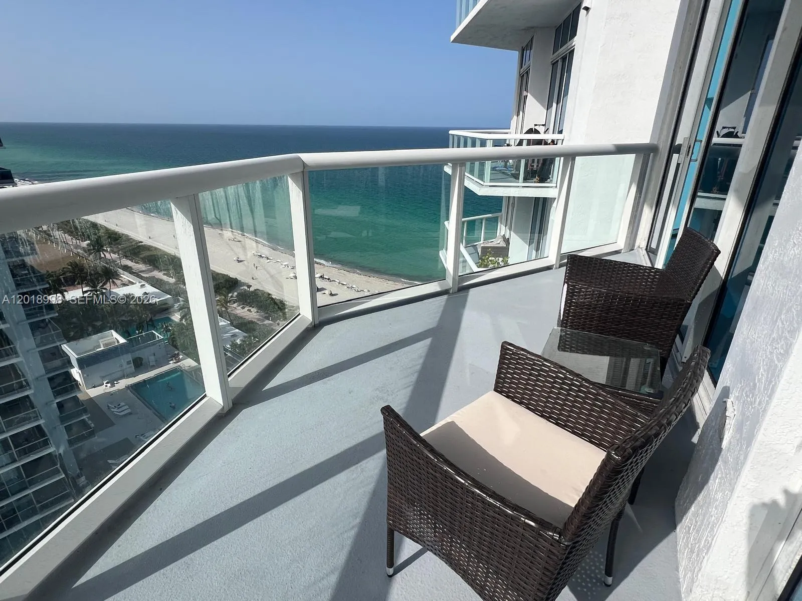 Foto de propiedad en 6515 Collins Avenue 1801, Miami Beach, FL 33141 Miami Beach con MLS# 