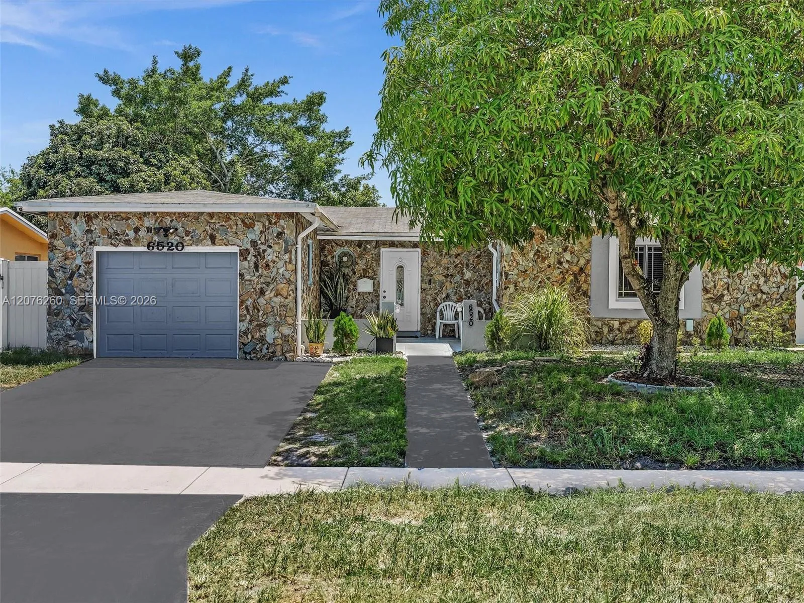 Foto de propiedad en 6520 SW 7th Court, North Lauderdale, FL 33068 North Lauderdale con MLS# 