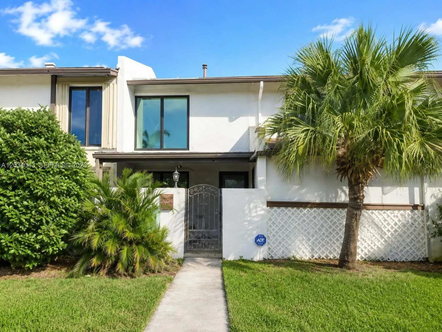 Foto de propiedad en 6521 SW 114th Avenue -, Miami, FL 33173 Miami con MLS# 
