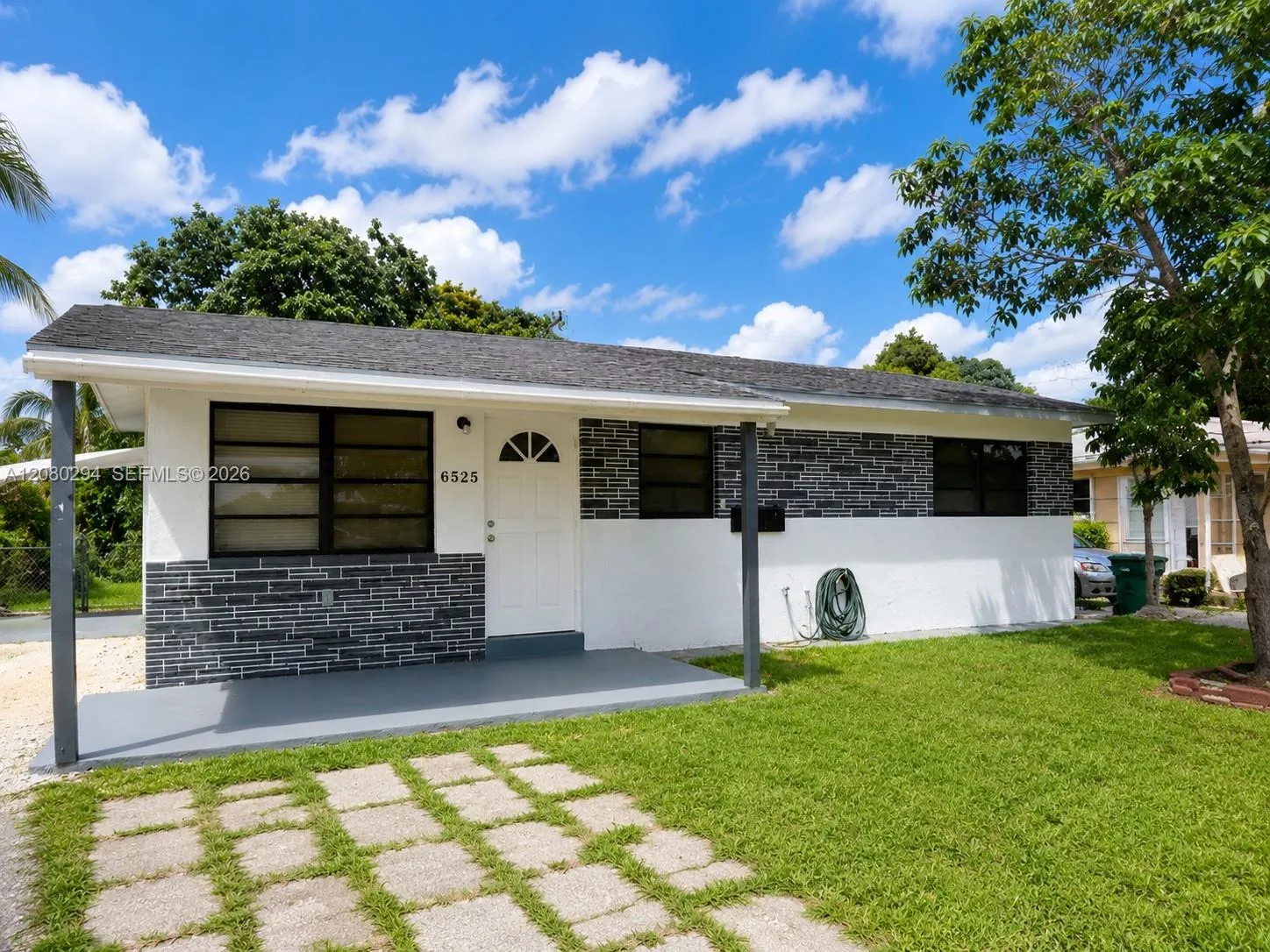 Foto de propiedad en 6525 SW 25th Street, Miramar, FL 33023 Miramar con MLS# 