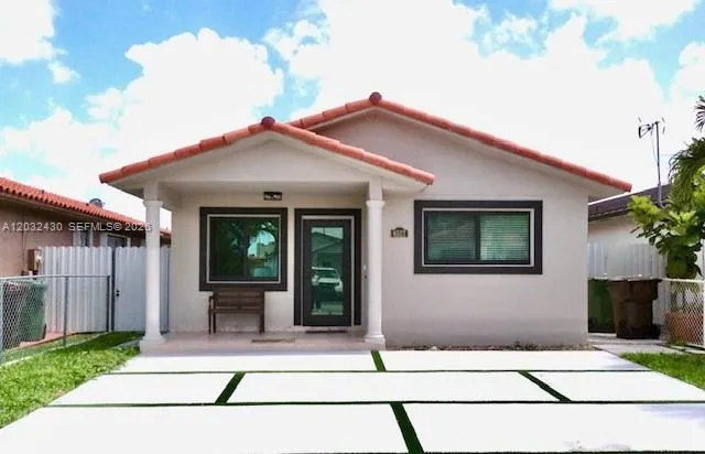 Vendido 6527 W 22nd Lane, Hialeah, FL 33016, Hialeah, FL 33016