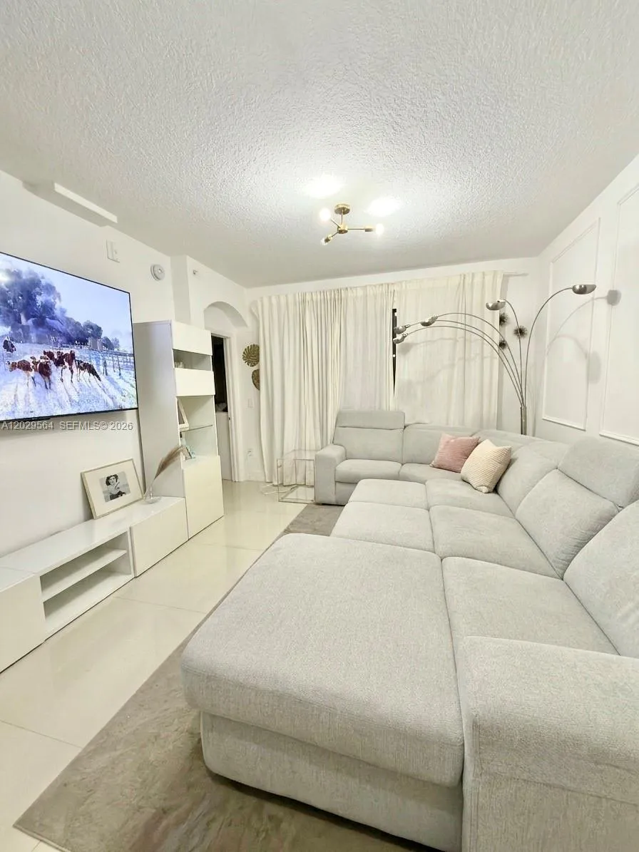 Foto de propiedad en 6540 NW 114th Avenue 1408, Doral, FL 33178 Doral con MLS# 