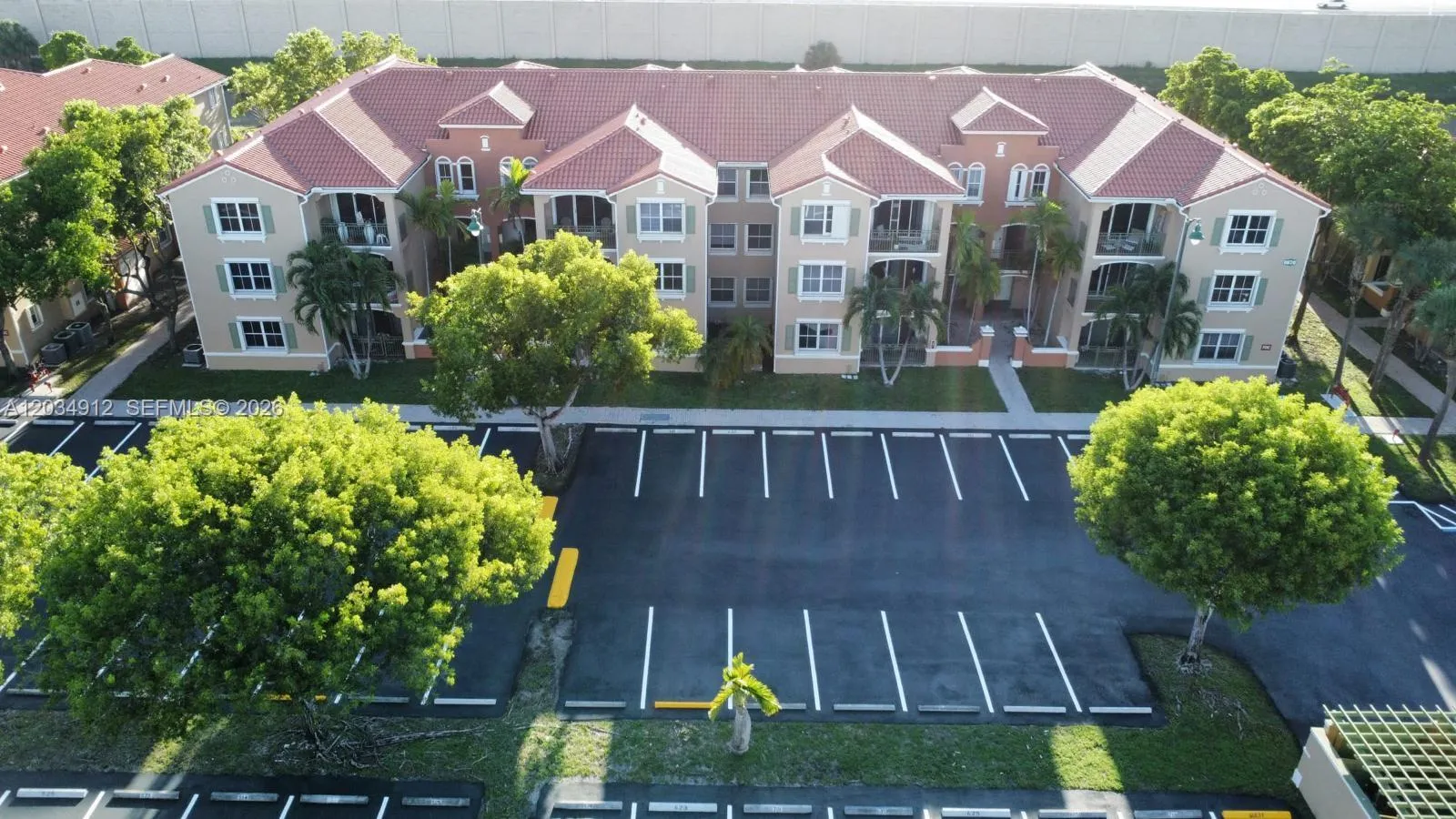 Foto de propiedad en 6540 NW 114th Avenue 1423, Doral, FL 33178 Doral con MLS# 