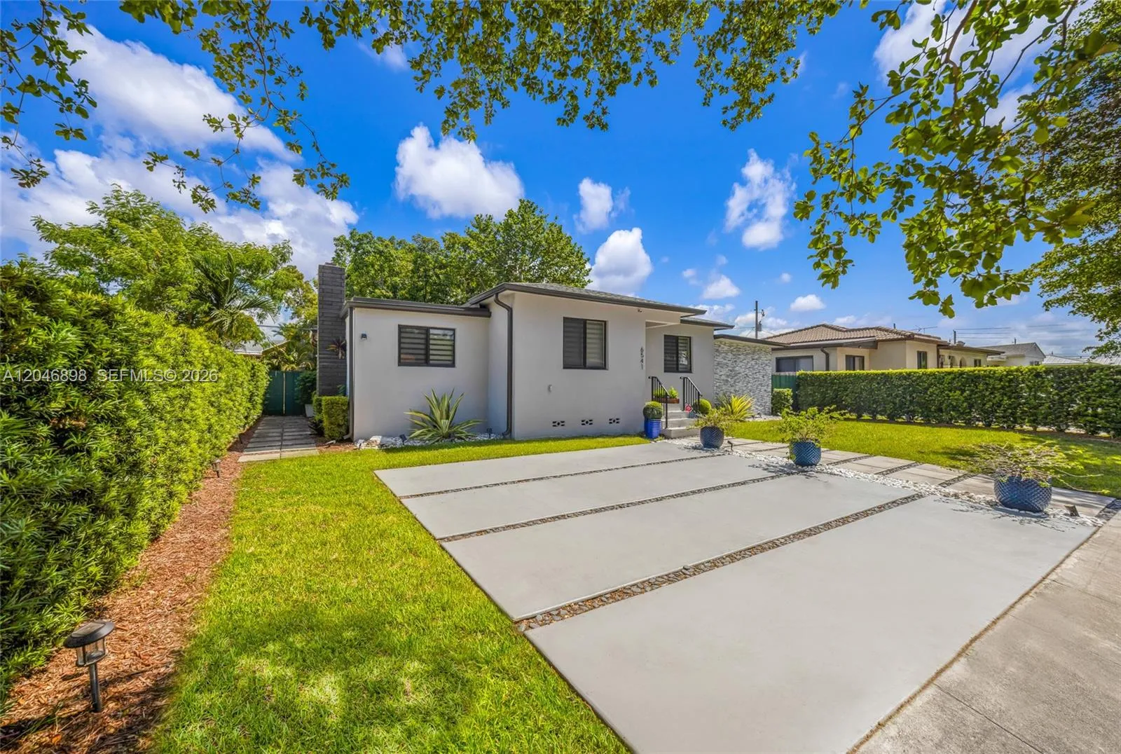 Foto de propiedad en 6541 SW 18th Street, West Miami, FL 33155 West Miami con MLS# 