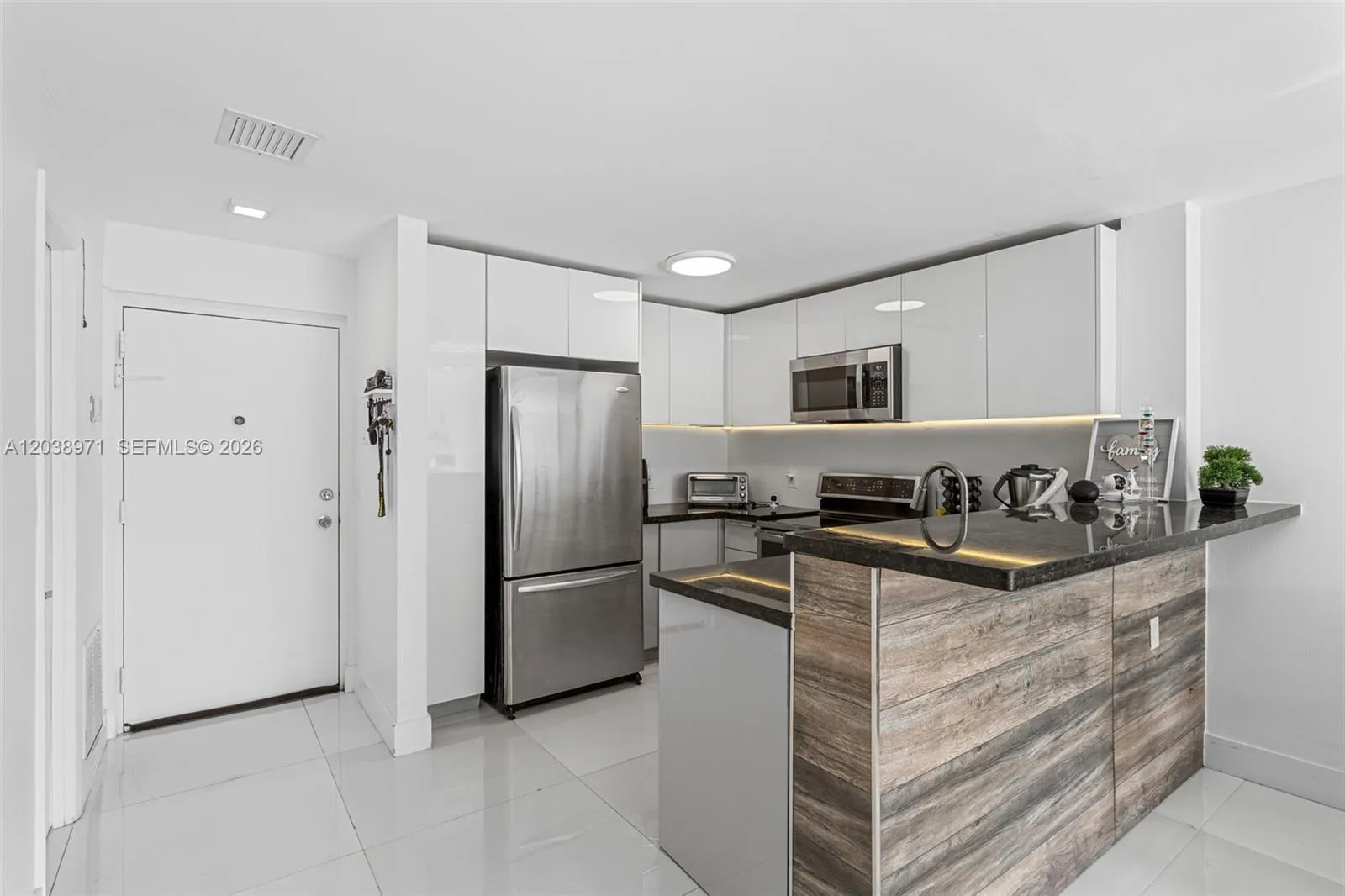 Foto de propiedad en 6545 Indian Creek Drive 306, Miami Beach, FL 33141 Miami Beach con MLS# 