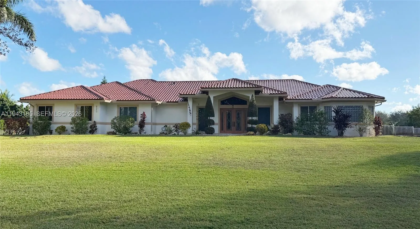 Foto de propiedad en 6550 SW 183rd Way, Southwest Ranches, FL 33331 Southwest Ranches con MLS# 