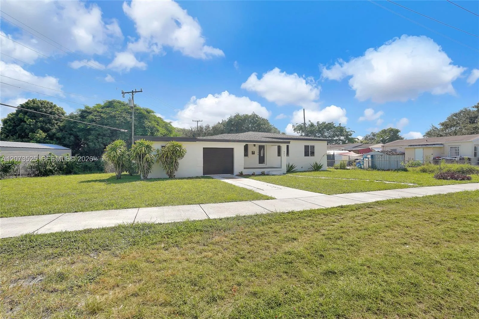 Foto de propiedad en 657 Ahmad Street, Opa-Locka, FL 33054 Opa-Locka con MLS# 