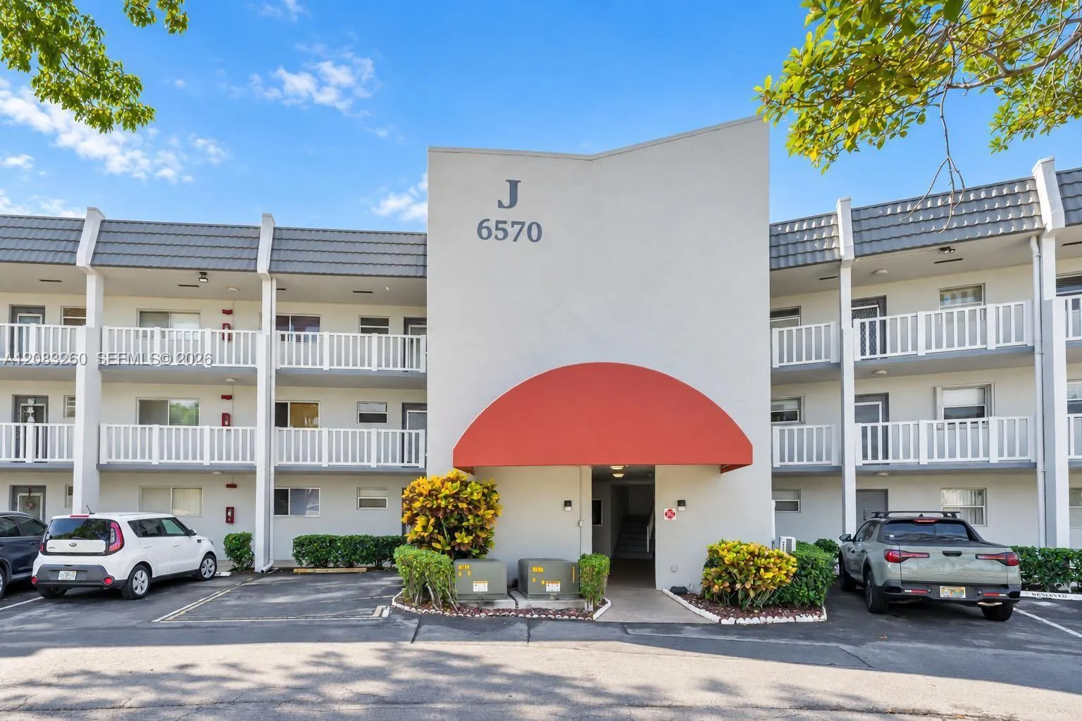 En Venta 6570 Royal Palm Boulevard 302J, Margate, FL 33063, Margate, FL 33063