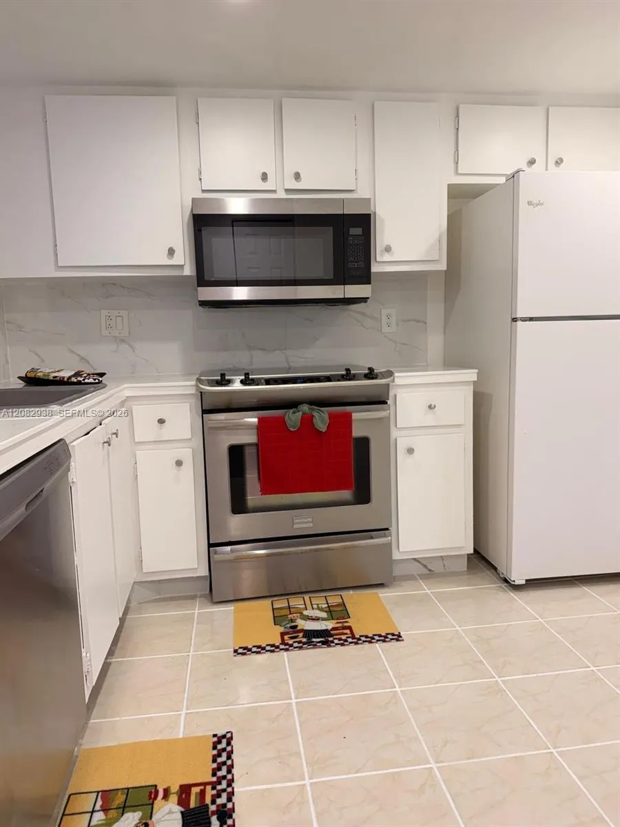 En Renta 6575 W Oakland Park Boulevard 303, Lauderhill, FL 33313, Lauderhill, FL 33313