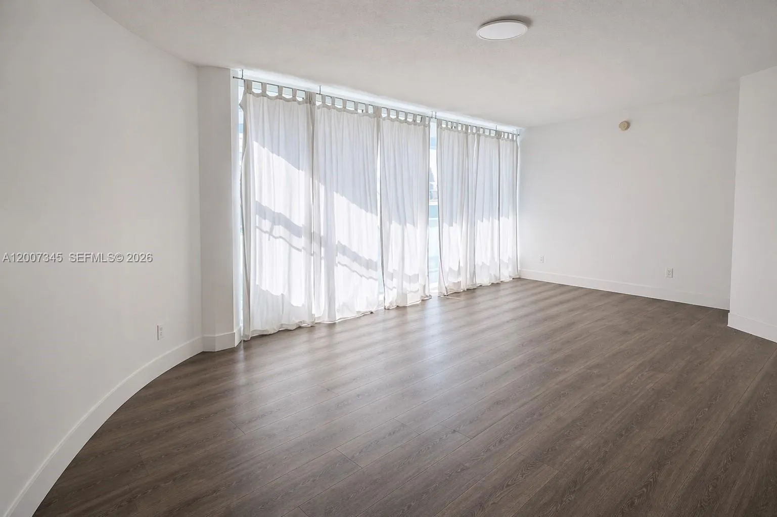Foto de propiedad en 6580 Indian Creek Drive 511, Miami Beach, FL 33141 Miami Beach con MLS# 