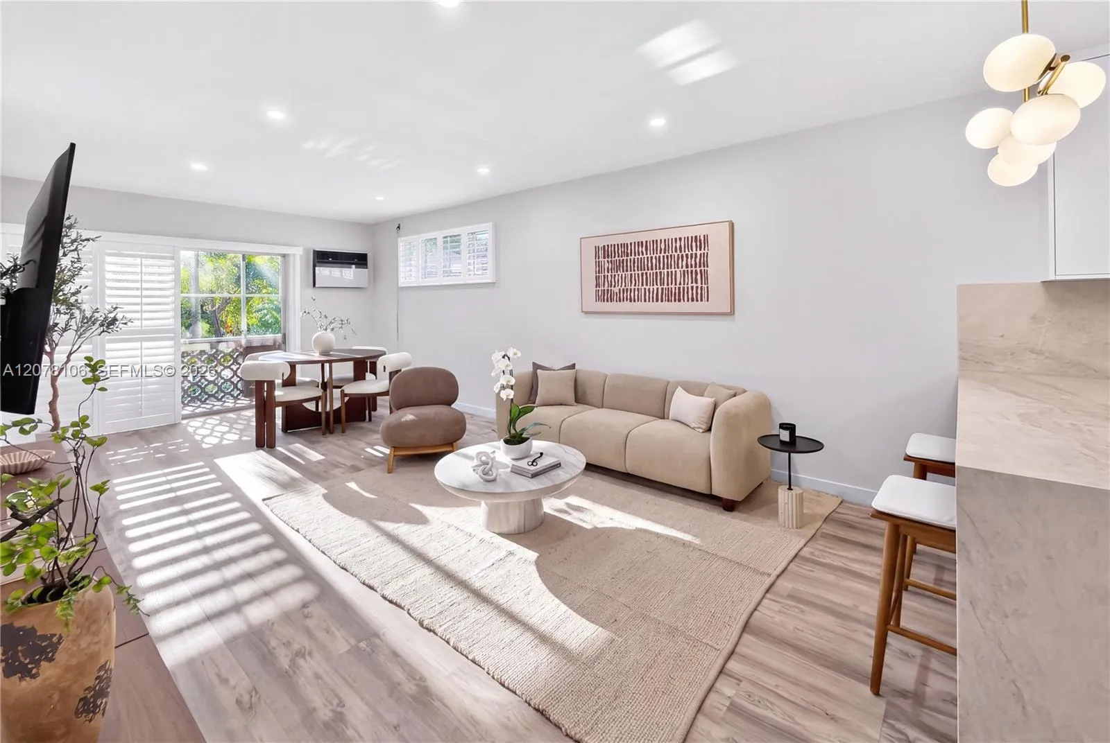 Foto de propiedad en 6580 Santona Street 16, Coral Gables, FL 33146 Coral Gables con MLS# 