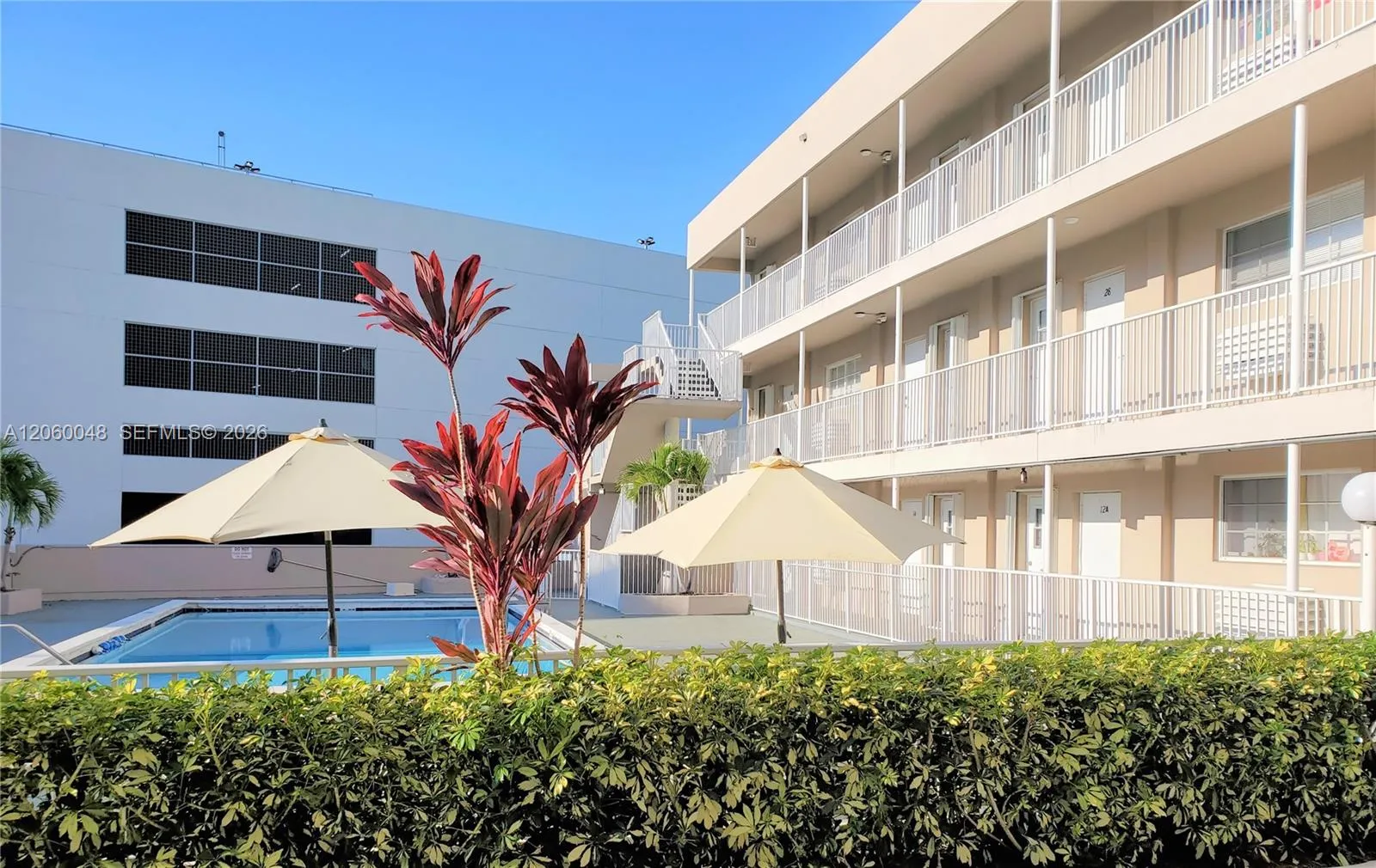 Foto de propiedad en 6580 Santona Street A26, Coral Gables, FL 33146 Coral Gables con MLS# 