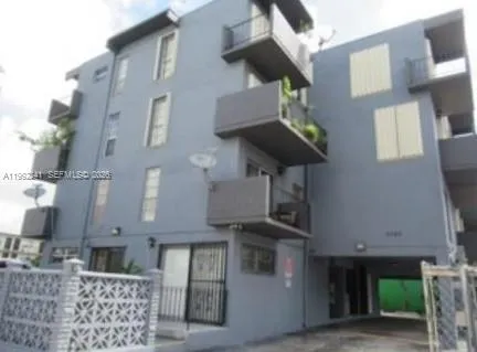 En Venta 6580 W Flagler Street 101, Miami, FL 33144, Miami, FL 33144